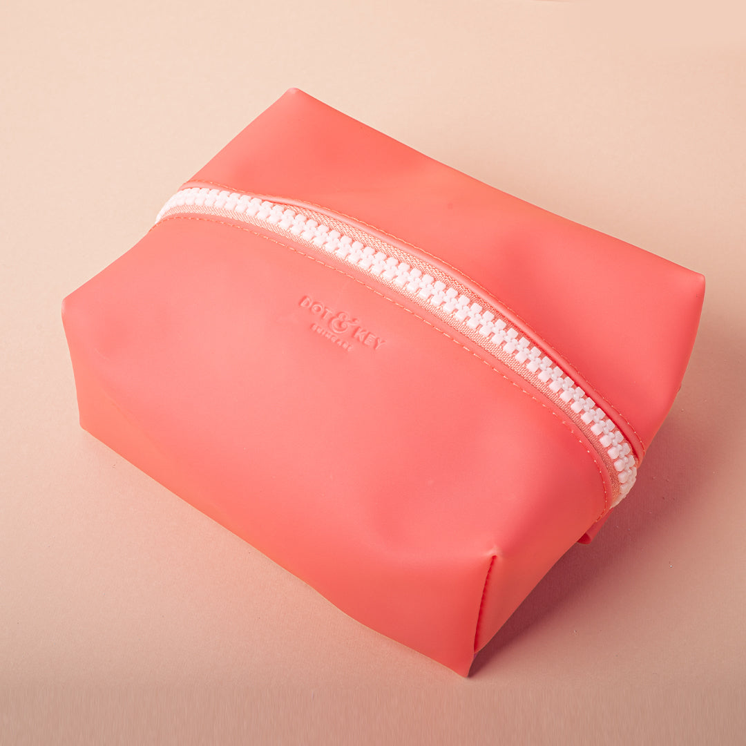 Dot & Key Splash-Proof Pouch
Dot & Key Splash-Proof Pouch